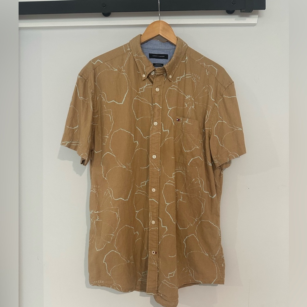 Tommy Hilfiger Linen Floral Tan Hawaiian Button Down Shirt Men’s size X Large